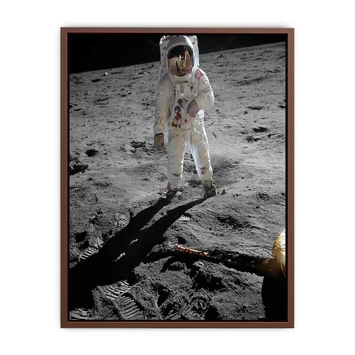 Astronaut Walk on Moon