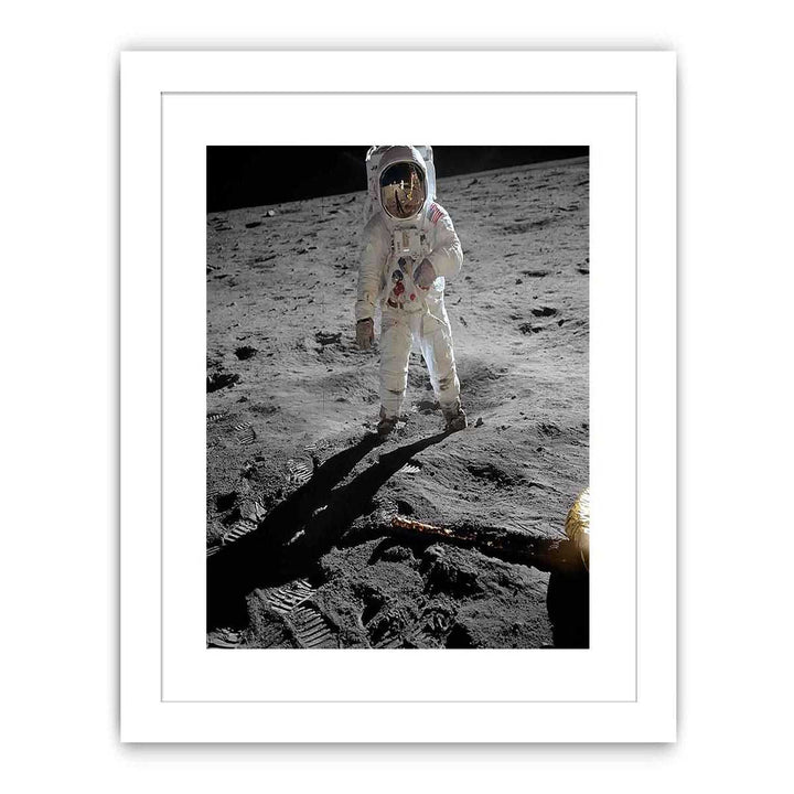 Astronaut Walk on Moon